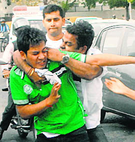 Controlling road rage ensures safe, smooth driving