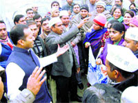 MP Naveen Jindal talks to guest teachers on Sunday.