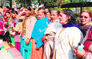 Statehood agitators protest at the office of City Magistrate in Haridwar on Monday. 