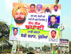 A hoarding with picture of former Chief Minister Capt Amarinder Singh at Lambi village in Muktsar district.