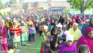 Devotees pay obeisance on the occasion of Gurparb at the Gurdwara Qila Mubarak in Bathinda on Tuesday.
