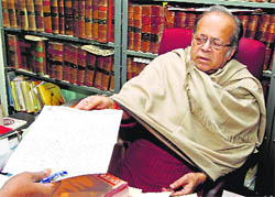 Justice Ashok Ganguly (retd) shows the photocopy of his resignation letter to mediapersons in Kolkata on Tuesday. 