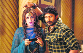 Huma Quershi and Arshad Warsi in Ishqia