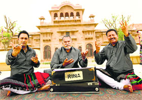 L-R: LAKHWINDER, pURAN cHAND WADALI &  pyarelal wadali