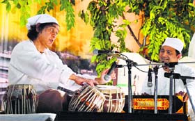 Ustad Zakir Hussain performing at Bhaini Sahib