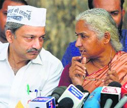 Social activist Medha Patkar with AAP leader Mayank Gandhi in Mumbai on Monday