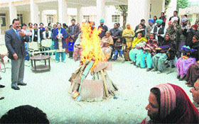 Staff of Civil Hospital, Bathinda, celebrate Lohri.