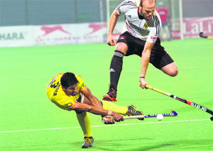 India will face an enormous challenge from Aussies