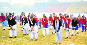 School students rehearse for the Republic Day function on a cold day in Bathinda on Thursday.