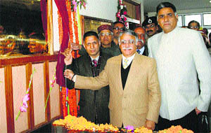 Justice Mansoor Ahmad Mir inaugurates the front office of the HP HC Legal Services Committee in Shimla on Thursday.