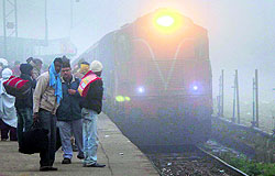 Dense fog at the Jammu Tawi railway station