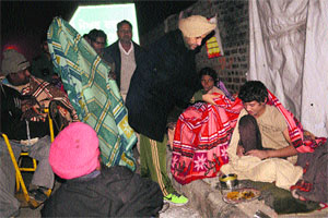 SSP Gurpreet Singh distributes blankets to poor in Bathinda on Friday.