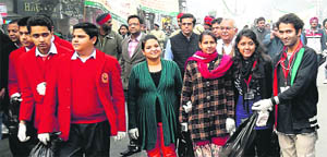 The voluteers during the cleanliness drive in Ludhiana on Friday. 