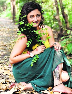 LENS EYE: Rashami Desai