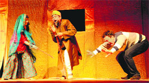 Artistes enact a scene from the play Miyan Ki Jutti Miyan Ke Sar at Punjab Kala Bhawan in Sector 16, Chandigarh, on Sunday.