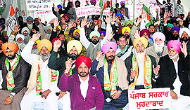 Punjab Congress leaders on a relay fast at the Congress Bhawan in Chandigarh on Tuesday. They have been demanding a CBI probe into the alleged involvement of Revenue Minister Bikram Majithia in the drug racket