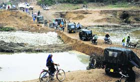 Residents face inconvenience in the absence of a bridge connecting Jagatpura village with Chandigarh and Mohali