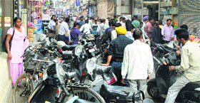 A crowded market in Ludhiana which might get to breathe after the anti-encroachment drive of the MC, which is scheduled to start on January 31.