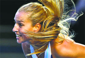 Despite hitting 30 unforced errors, Li blasted 34 winners23 more than Dominika Cibulkova.