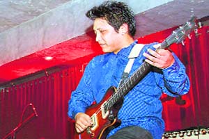 Lead vocalist of the band, Atea, quit his government job while guitarist Boom discontinued his academic education to take their musical dream forward