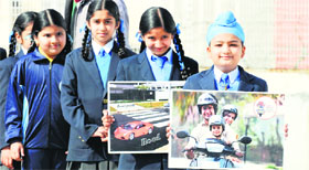 Students of Guru Nanak Public School spread traffic awareness in Ludhiana.