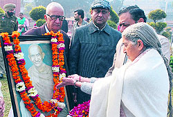 Some organisations pay tributes to the Father of the Nation on his death anniversary in Amritsar on Thursday