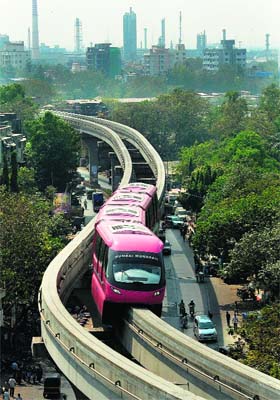 Indias first monorail on track: Maharashtra CM Prithviraj Chavan today inaugurated India's first monorail service that will be thrown open to public from Sunday
