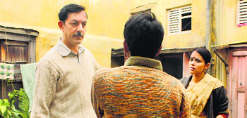 A still from Ankhon Dekhi