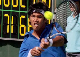 Just like the way Sehwag cant play like Dravid and vice versa; Federer cannot be defensive overnight, Somdev feels there is not much to change, he has the game to stay on top