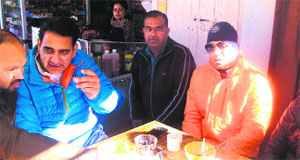 Sachin Tendulkar enjoys food with friends in Dehradun.