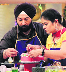 Arundeep Singh along with his wife Rubina at Sanjeev Kapoors show Kitchen Ke Khiladi. 