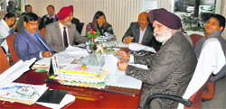Mayor HS Gohalwaria and other members of the F&CC take part in a meeting in Ludhiana on Thursday. Tribune photo: Himanshu Mahajan