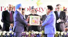Vice-President Mohammad Hamid Ansari being felicitated during the 101st Indian Science Congress in Jammu on Friday.