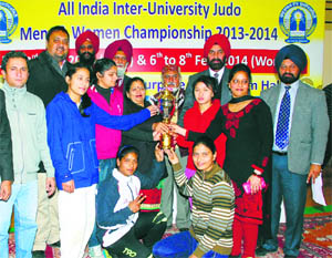 Winners of the GNDU team in Amritsar