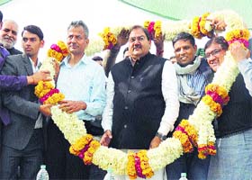 Former IAS officer Abhay Yadav and INLD leader Abhay Singh Chautala in Narnaul