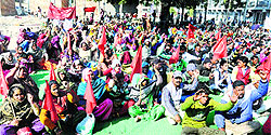Safai karamcharis shout slogans against the MCB in Bathinda on Thursday