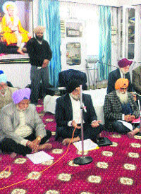 Members of Chief Khalsa Diwan hold a meeting in Amritsar on Monday.