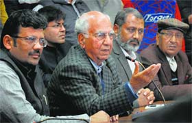 In-charge of the BJP's Punjab affairs and former Chief Minister of Himachal Pradesh Shanta Kumar addresses a press conference in Ludhiana