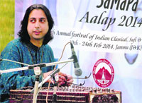 Abhay Rustum Sopori performs at the SaMaPa Aalap Festival-2014 in Jammu. a tribune photograph