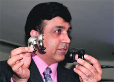 Dr Manuj Wadhwa, director and head, Max Elite Institute of Orthopedics and Joint Replacement, during the launch of VERILAST 30-year wear performance knee system in Ludhiana on Friday.