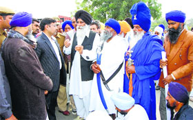 HSGPC president Jagdish Singh Jhinda and others meet DC Anshaj Singh in Sirsa on Tuesday.