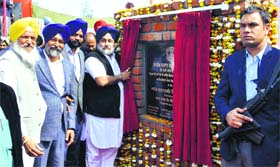 Deputy Chief Minister Sukhbir Singh Badal lays the foundation stone for the plant on the Tajpur Road