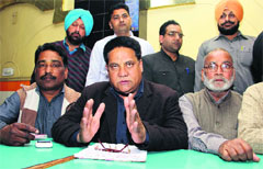 State president of the Medical Practitioners Association Dr Ramesh Bali addresses mediapersons in Bathinda on Thursday. Tribune photo