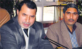 Deputy Commissioner Farooq Ahmad Shah addresses a press conference on Lok Sabha election arrangements in Srinagar on Thursday.