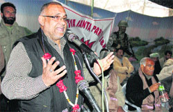 BJP leader Avinash Rai Khanna addresses a party rally in Srinagar on Sunday.