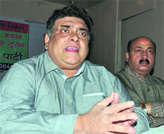 National president of the Naya Daur party Sanjeev Chibbar addresses the media in Dehradun on Monday.