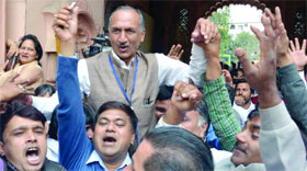 Former DPCC president JP Aggarwal with his supporters celebrates after being elected a candidate for the Northeast Lok Sabha seat on Tuesday.