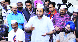 AAPs Sangrur candidate Bhagwant Mann interacts with mediapersons in Sangrur on Tuesday. 