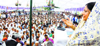Asha Hooda addresses a public meeting in Jhajjar on Wednesday. Photo: Ravinder Saini