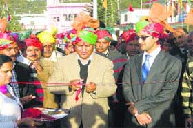 Divisional Commissioner, Central Zone, OC Sharma inaugurates an exhibition at Sujnapur on Thursday